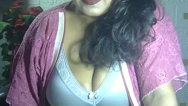 Snapshot of Sexy_komolika chatting on 02.25.25 Sexy komolika online show from 02.25.25