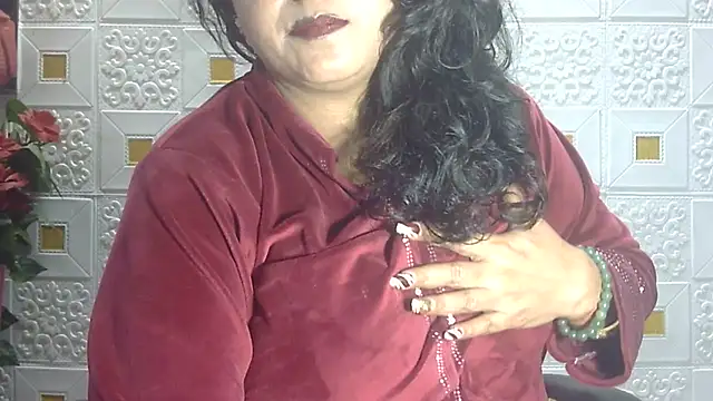 Snapshot of Sexy_komolika chatting on 02.28.25 Sexy komolika online show from 02.28.25