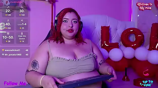 Snapshot of HECATE_23 chatting on 02.15.25 HECATE 23 online show from 02.15.25
