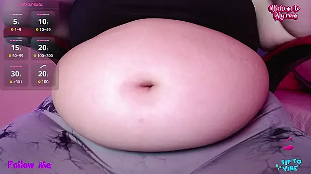 Snapshot of HECATE_23 chatting on 02.26.25 HECATE 23 online show from 02.26.25