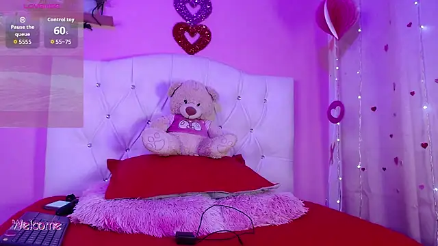 Snapshot of HECATE_23 chatting on 04.16.26 HECATE 23 online show from 04.16.26