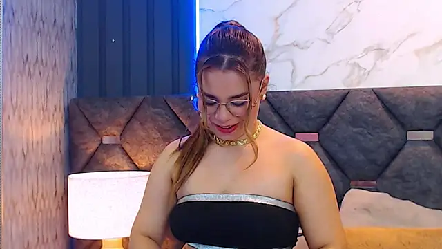 ThaniaJones online show from 03.12.25