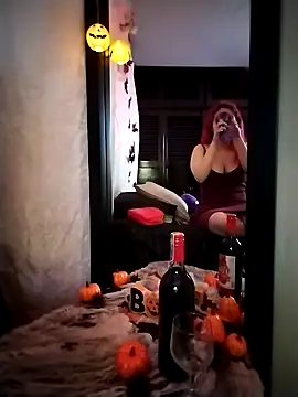 Dafne Moon online show from 10.05.25