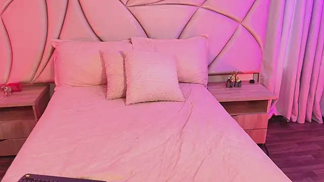 ValleryC online show from 04.13.26