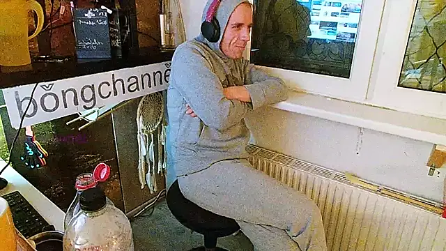 BongChannel online show from 02.04.25