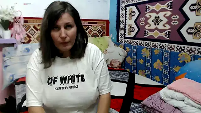 Snapshot of AdelineBlueEyes chatting on 10.19.25 AdelineBlueEyes online show from 10.19.25