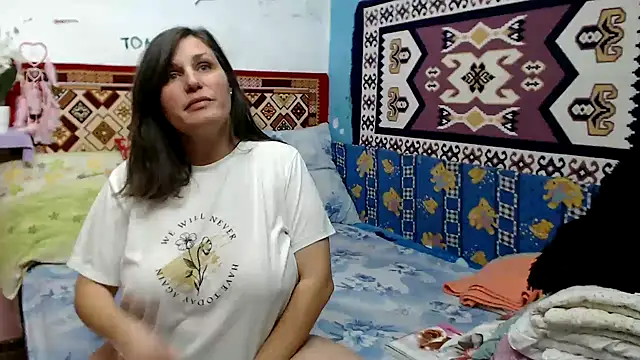 Snapshot of AdelineBlueEyes chatting on 11.20.25 AdelineBlueEyes online show from 11.20.25