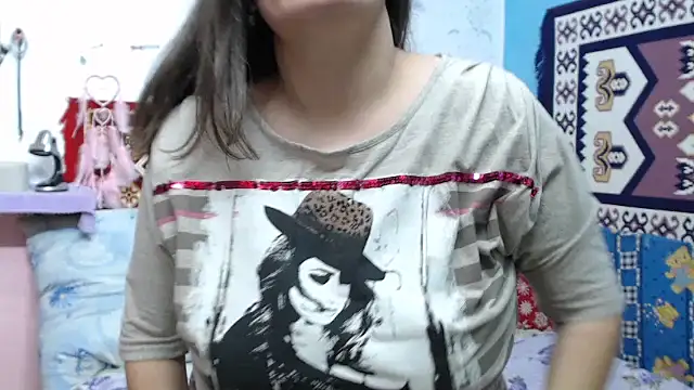 Snapshot of AdelineBlueEyes chatting on 11.29.25 AdelineBlueEyes online show from 11.29.25