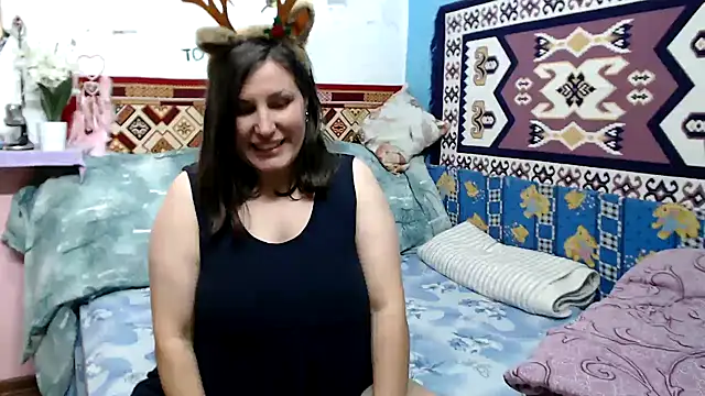 Snapshot of AdelineBlueEyes chatting on 11.30.25 AdelineBlueEyes online show from 11.30.25