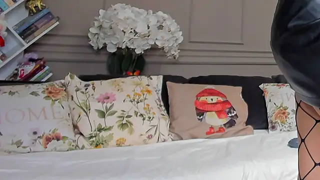 Deliciouslips online show from 11.07.25