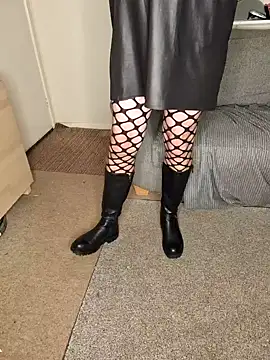 Snapshot of ellie-tv chatting on 11.11.25 ellie-tv online show from 11.11.25