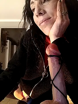 freyamoret online show from 12.20.24