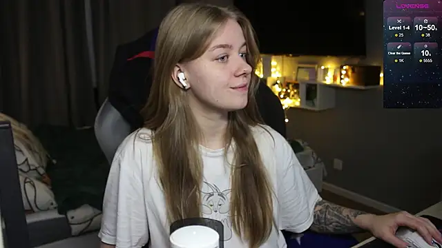Snapshot of candy_maggie chatting on 12.26.24 candy maggie online show from 12.26.24