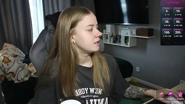 Snapshot of candy_maggie chatting on 01.17.25 candy maggie online show from 01.17.25