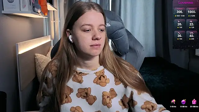 Snapshot of candy_maggie chatting on 03.14.25 candy maggie online show from 03.14.25