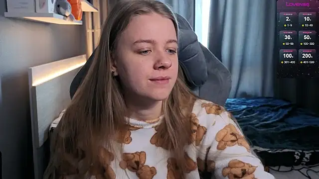 Snapshot of candy_maggie chatting on 03.17.25 candy maggie online show from 03.17.25