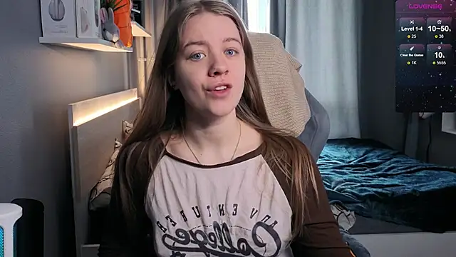 Snapshot of candy_maggie chatting on 03.21.25 candy maggie online show from 03.21.25