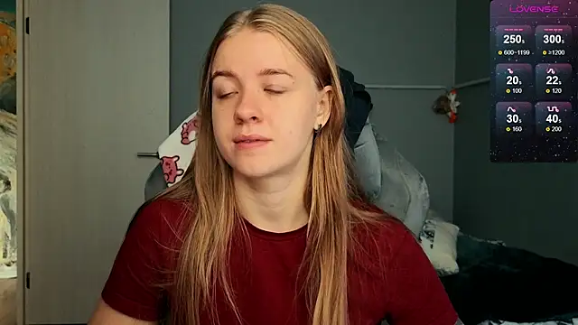Snapshot of candy_maggie chatting on 09.23.25 candy maggie online show from 09.23.25