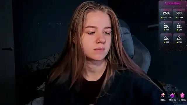 Snapshot of candy_maggie chatting on 10.31.25 candy maggie online show from 10.31.25