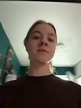 Snapshot of candy_maggie chatting on 11.17.25 candy maggie online show from 11.17.25