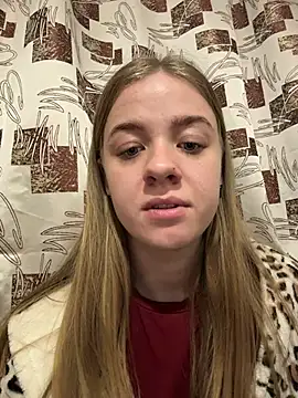 Snapshot of candy_maggie chatting on 12.02.25 candy maggie online show from 12.02.25