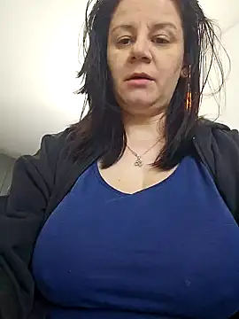 Snapshot of KristenVega chatting on 02.20.25 KristenVega online show from 02.20.25