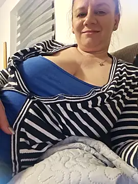 Snapshot of KristenVega chatting on 02.28.25 KristenVega online show from 02.28.25