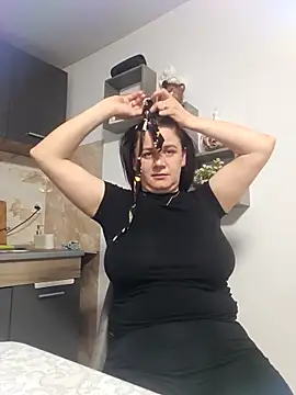 Snapshot of KristenVega chatting on 03.17.25 KristenVega online show from 03.17.25
