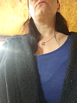 Snapshot of KristenVega chatting on 10.21.25 KristenVega online show from 10.21.25