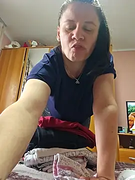 Snapshot of KristenVega chatting on 11.03.25 KristenVega online show from 11.03.25