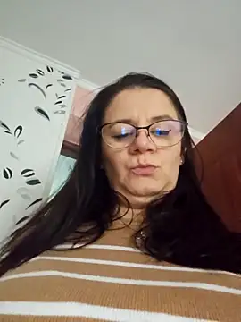 Snapshot of KristenVega chatting on 11.10.25 KristenVega online show from 11.10.25