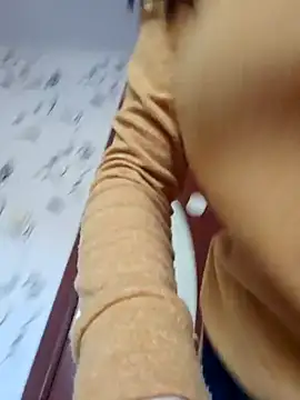 Snapshot of KristenVega chatting on 11.12.25 KristenVega online show from 11.12.25