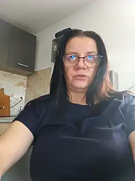 Snapshot of KristenVega chatting on 11.14.25 KristenVega online show from 11.14.25