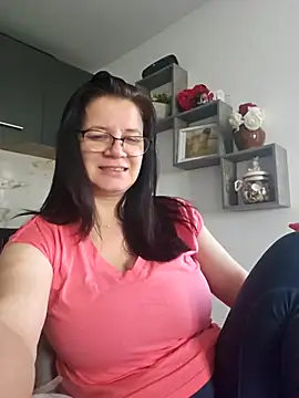 Snapshot of KristenVega chatting on 11.22.25 KristenVega online show from 11.22.25