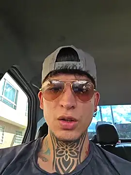 Snapshot of _Tomy08calderon chatting on 11.17.25 Tomy08calderon online show from 11.17.25