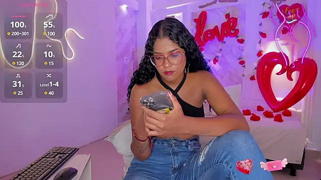 Snapshot of NastassjaCandy chatting on 02.13.25 NastassjaCandy online show from 02.13.25