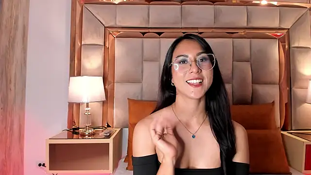 DaraBeckett online show from 02.07.25