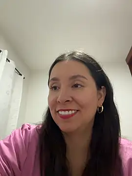 Snapshot of emely_sexx20 chatting on 04.21.26 emely sexx20 online show from 04.21.26