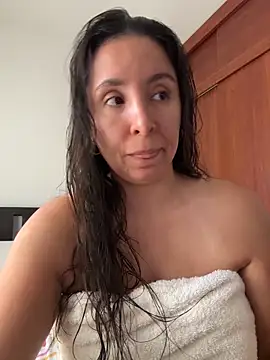 Snapshot of emely_sexx20 chatting on 05.18.26 emely sexx20 online show from 05.18.26