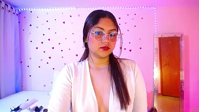 ashlei  online show from 09.30.25