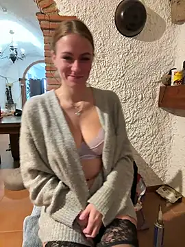 selenaluvv online show from 12.29.24