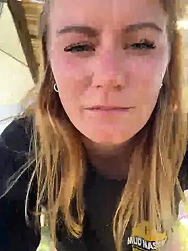 selenaluvv online show from 04.19.26