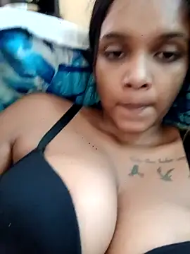 Snapshot of Indianqueen03 chatting on 02.12.26 Indianqueen03 online show from 02.12.26