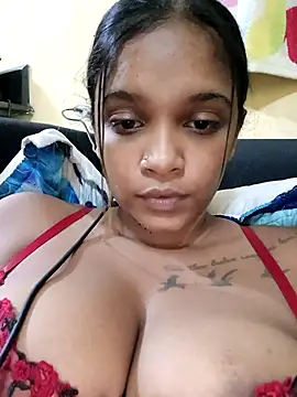 Snapshot of Indianqueen03 chatting on 02.15.26 Indianqueen03 online show from 02.15.26