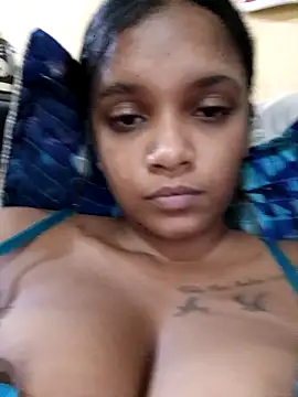 Snapshot of Indianqueen03 chatting on 03.04.26 Indianqueen03 online show from 03.04.26