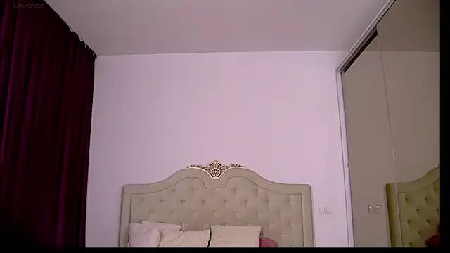 SaraSkyte online show from 04.09.26