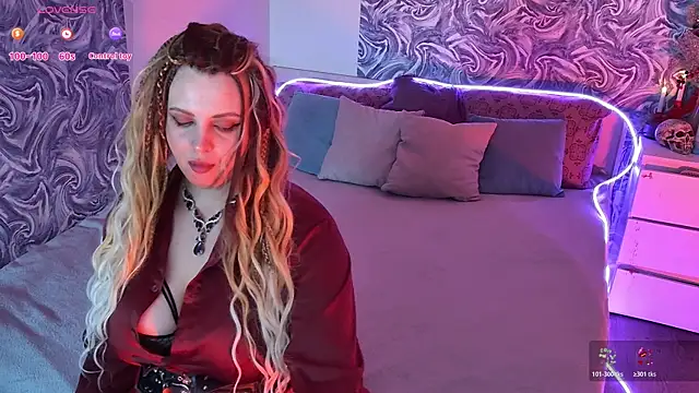 Miss Maya Mils online show from 06.11.26