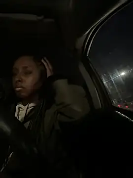 Your Paris online show from 02.05.25