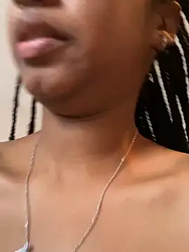 Your Paris online show from 02.14.25