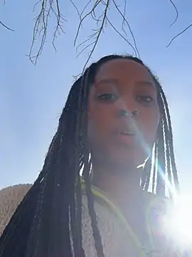 Your Paris online show from 03.01.25